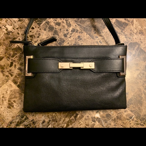 Jennifer Lopez Handbags - Jennifer Lopez Lola crossbody